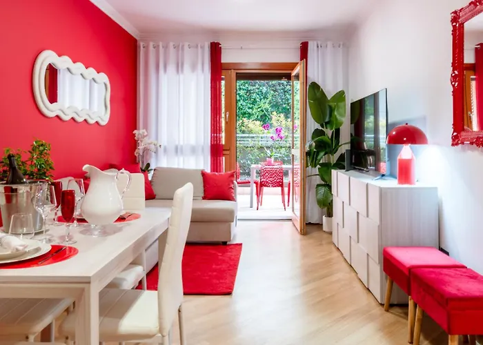 Red Chic Roma
