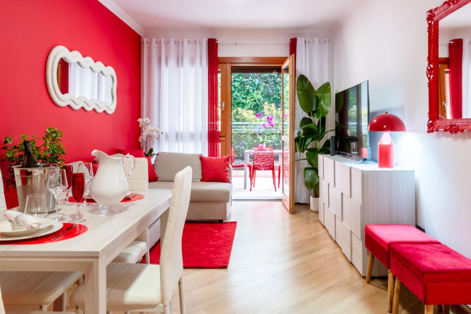 Red Chic Rome